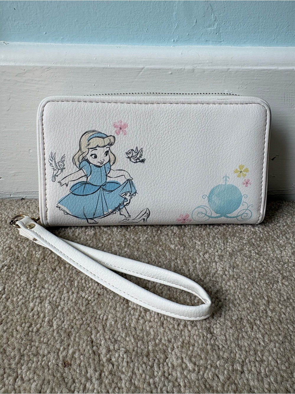 Disney Animators' Collection Cinderella Wallet Zip Wristlet Princesscore Preppy